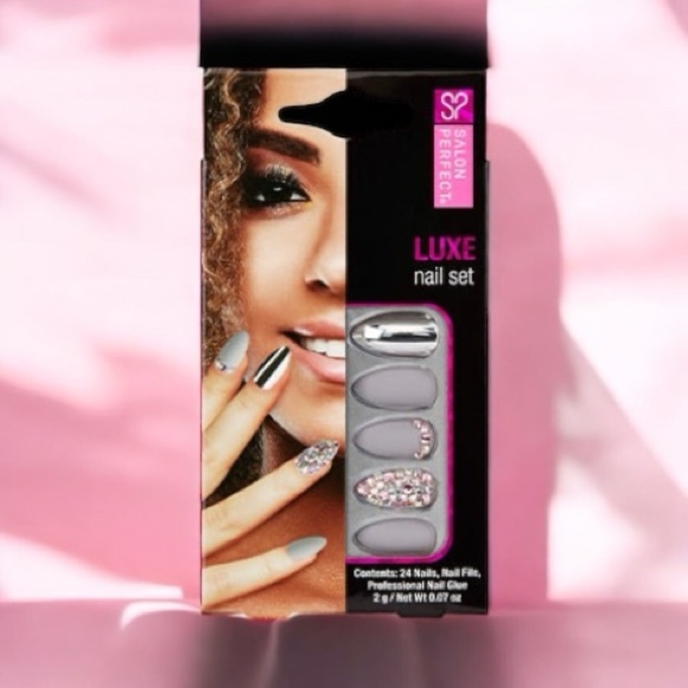 New Luxe Matte Purple And Chrome Nail Set